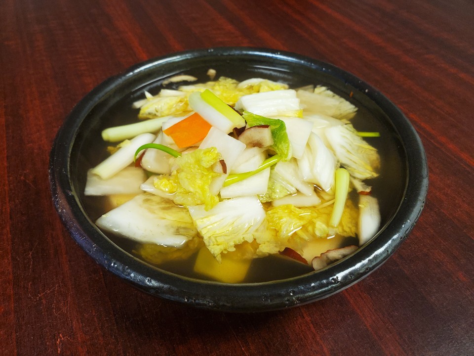Water Sliced Radishes Kimchi (나박김치)